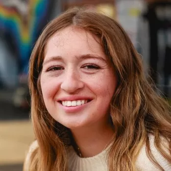 Madelyn Demura Headshot